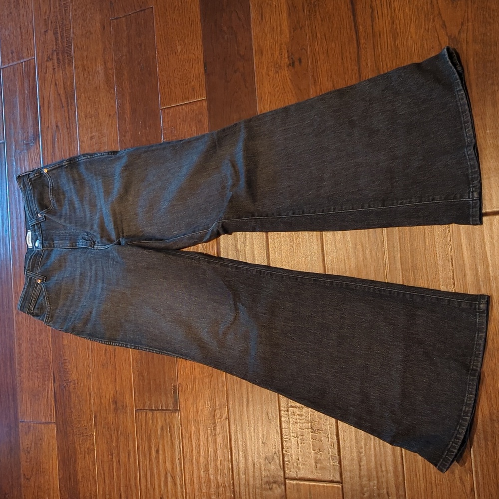 Black Wash Flare Women’s Jeans